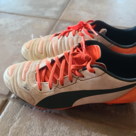 Puma evopower firm ground cleats. Size 7 - Picture 4 of 6